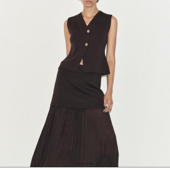 Zara Tops - Like new Brown vest with gold buttons